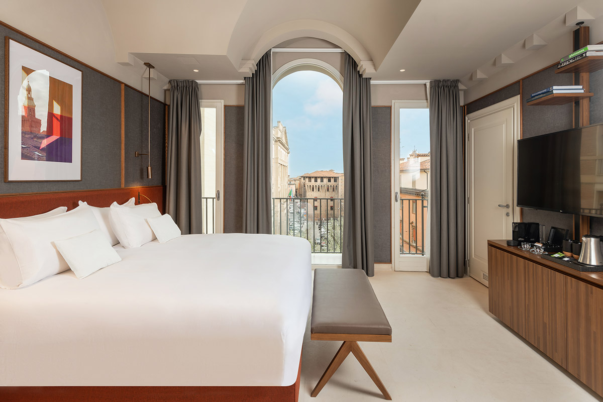 Hotel Brun in Bologna - Booking a Luxury Hotel in the Centre of Bologna., image size:1200x800